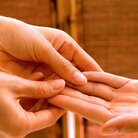 Reflexológia a akupresúra bioaktívnych bodov a oblastí na ruke